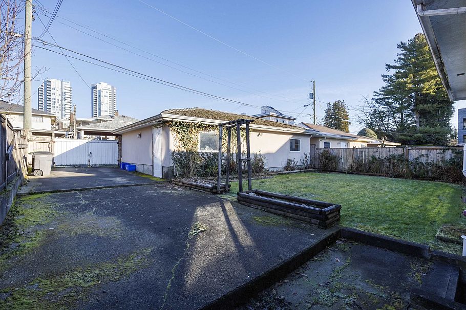 535 W 62nd Avenue Vancouver, BC - 28