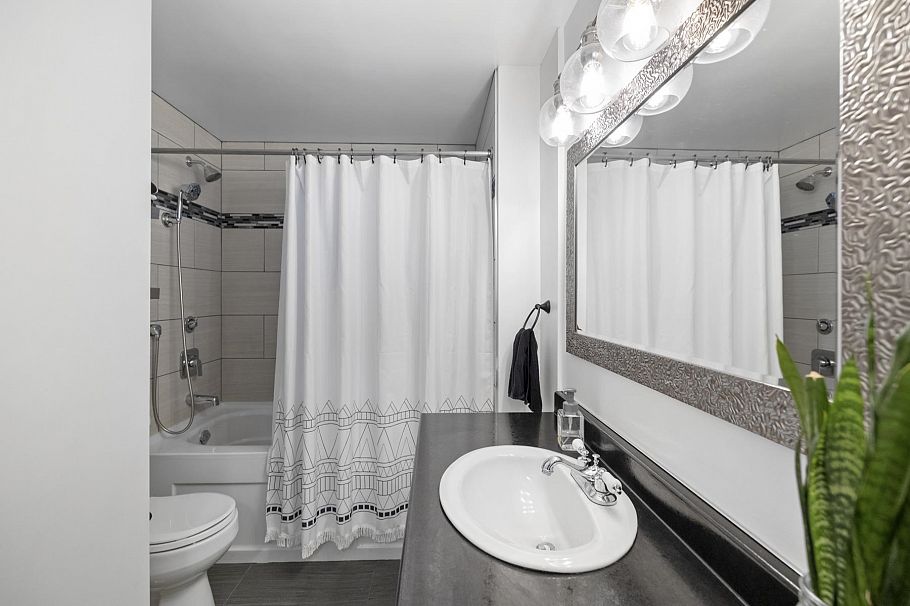 6529 Dawson Street Vancouver, BC - 20