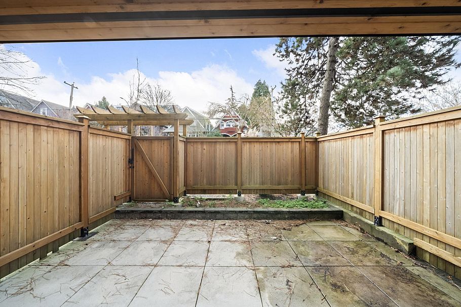 104 1549 Kitchener Street Vancouver, BC - 16