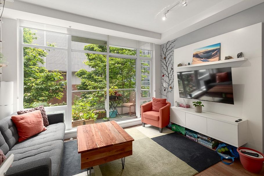 227 108 E 1st Avenue Vancouver, BC - 9