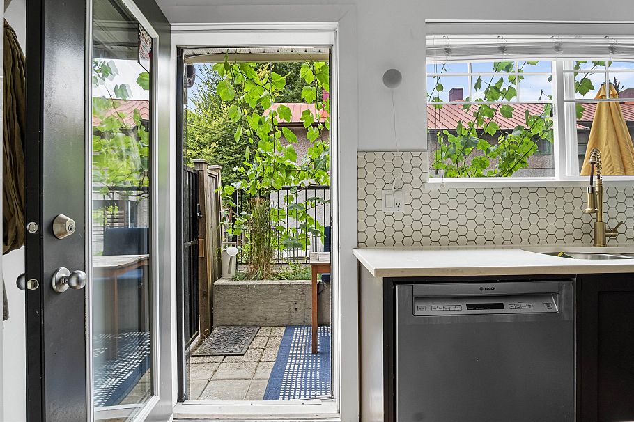 5 1638 E Georgia Street Vancouver, BC - 10