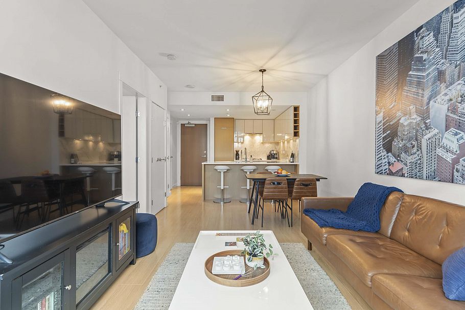 110 110 Switchmen Street Vancouver, BC - 11