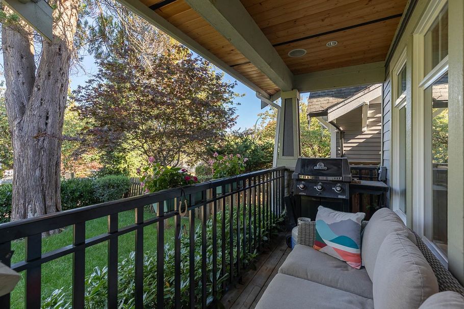 1082 E 10th Avenue Vancouver, BC - 33