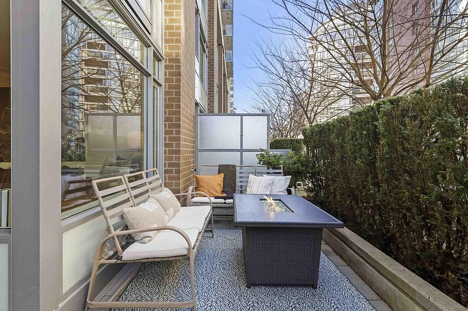 110 110 Switchmen Street Vancouver, BC - 32