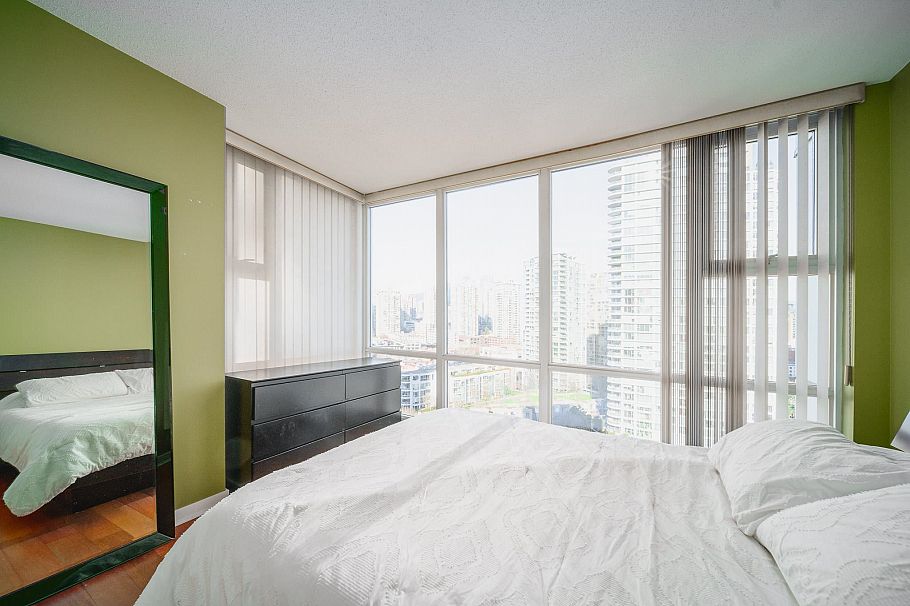 1906 1077 Marinaside Crescent Vancouver, BC - 14