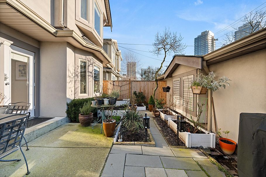 720 W 68th Avenue Vancouver, BC - 27