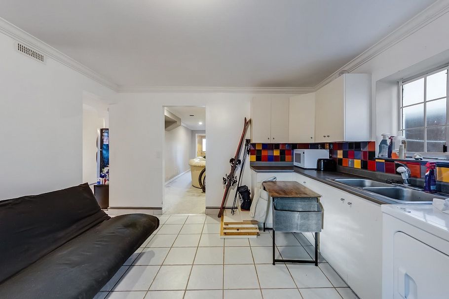 3150 W 26th Avenue Vancouver, BC - 18