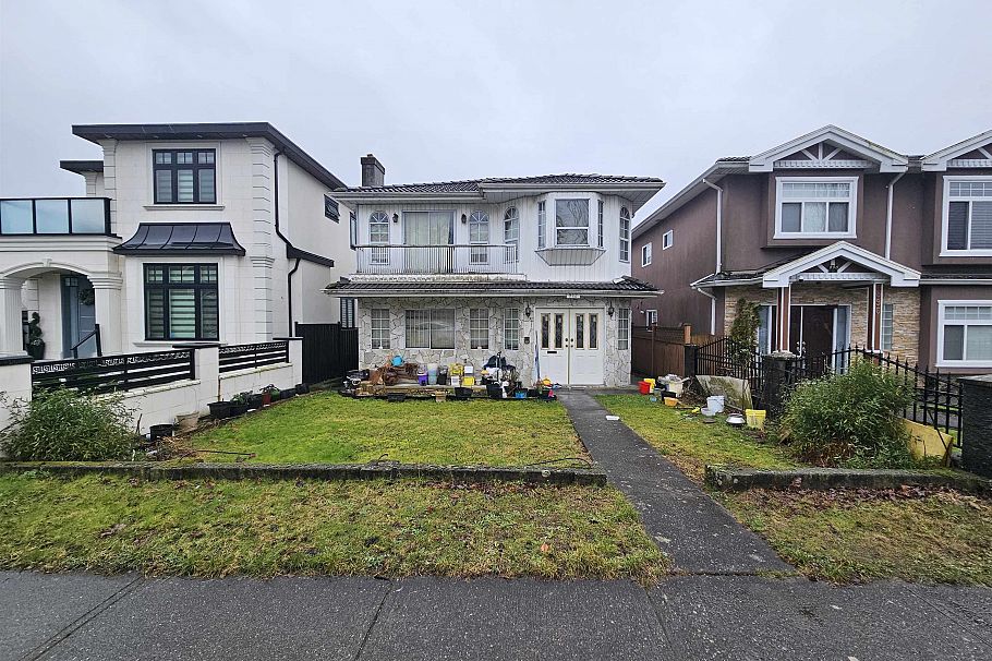 912 E 57th Avenue Vancouver, BC - 2