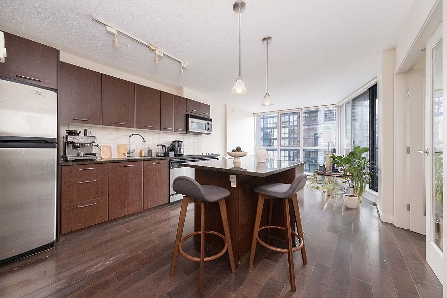 908 1155 Seymour Street Vancouver, BC - 3