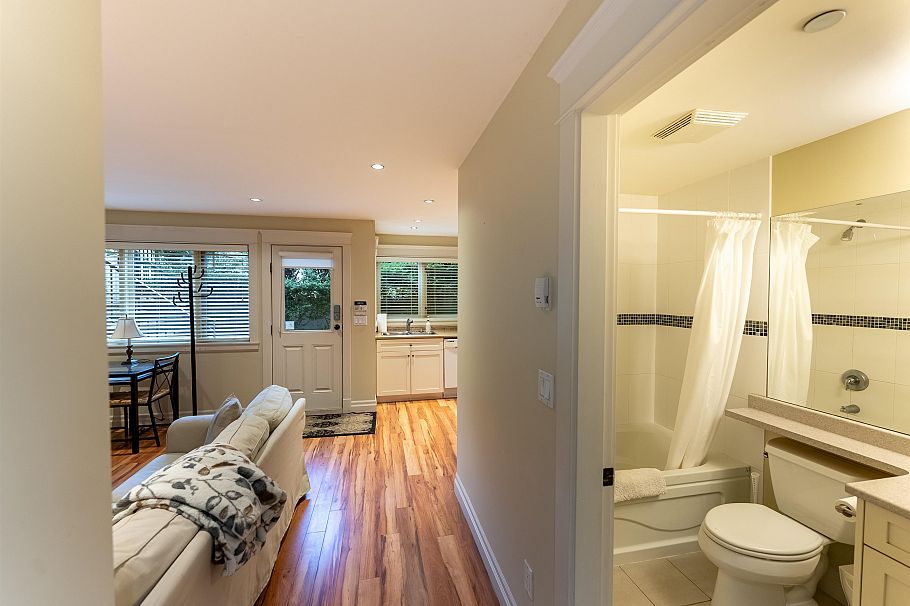 3939 W 14th Avenue Vancouver, BC - 23