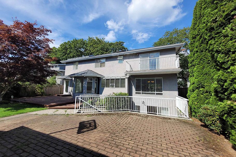 4570 W 13th Avenue Vancouver, BC - 15