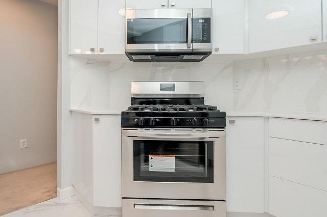 303 1415 W Georgia Street Vancouver, BC - 9