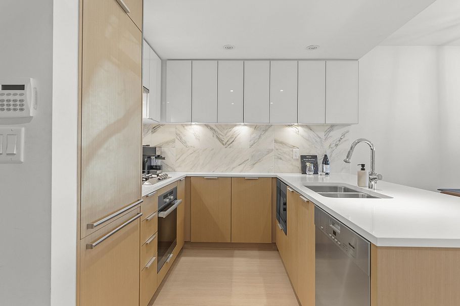 110 110 Switchmen Street Vancouver, BC - 21