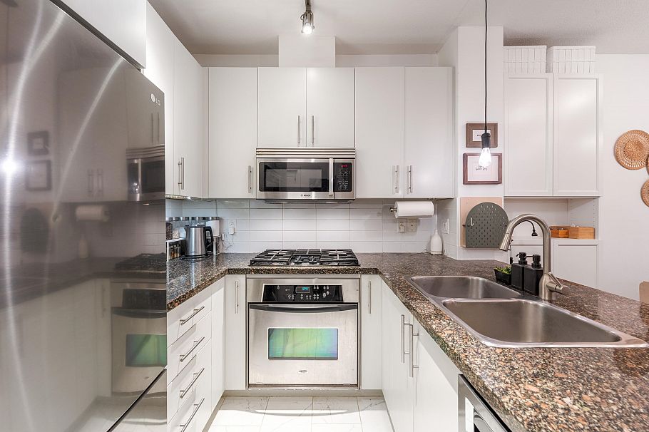 315 3551 Foster Avenue Vancouver, BC - 8