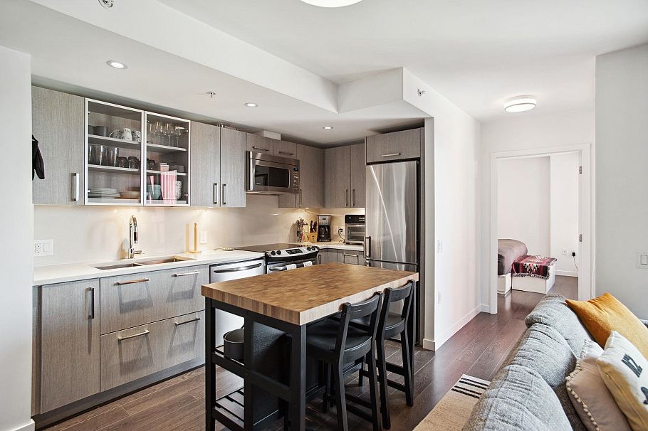 501 983 E Hastings Street Vancouver, BC - 2