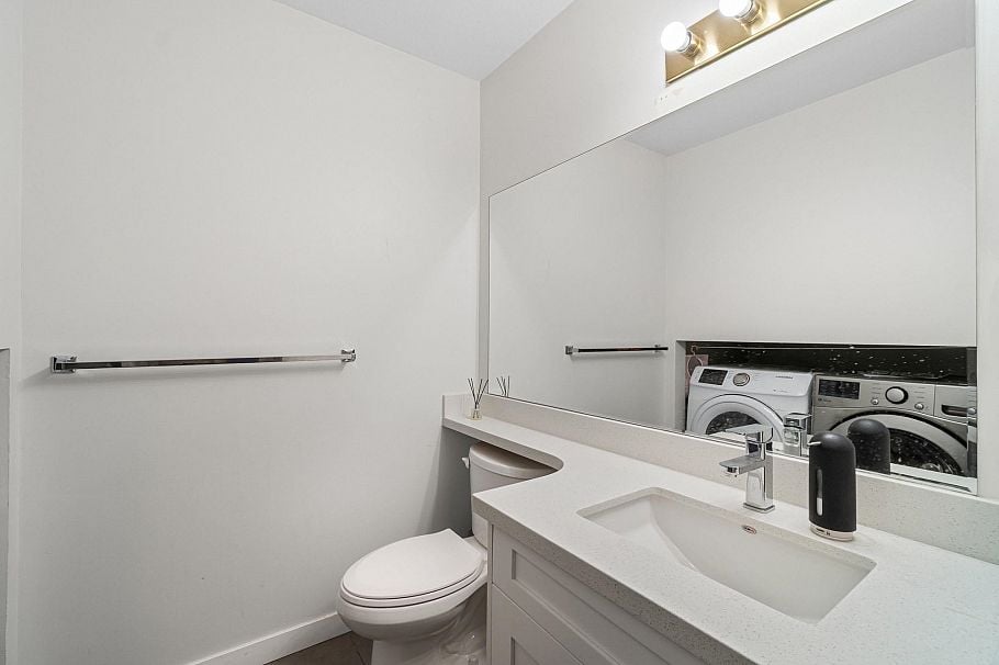 3529 Napier Street Vancouver, BC - 29