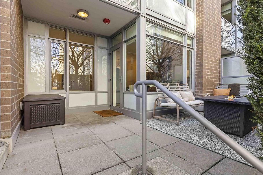 110 110 Switchmen Street Vancouver, BC - 3