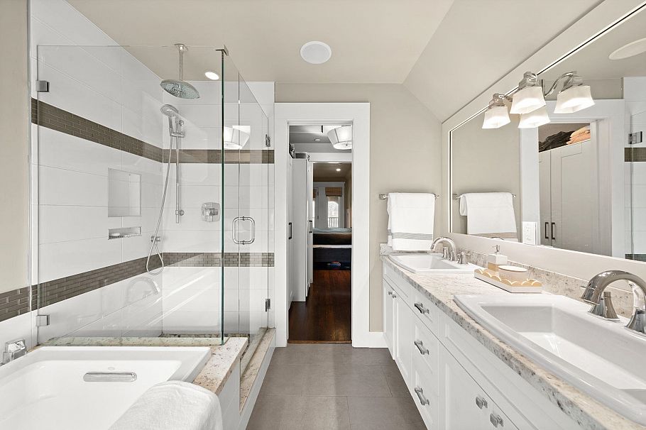 2576 Oxford Street Vancouver, BC - 15