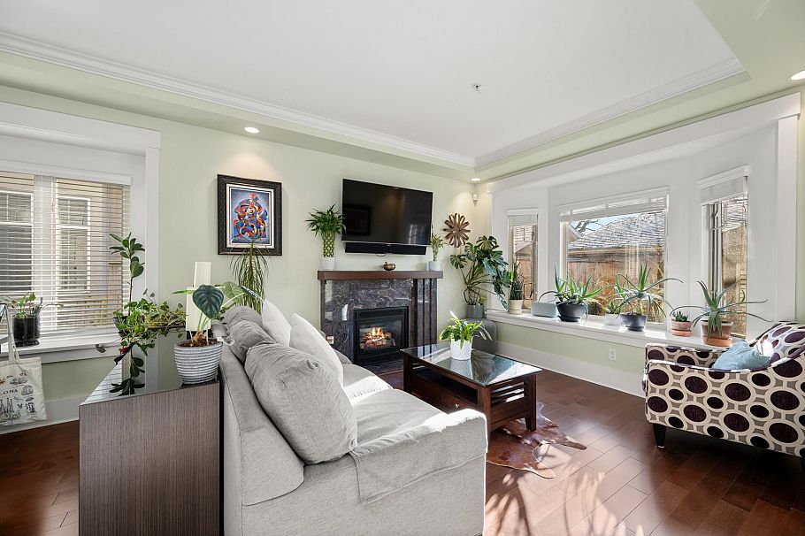 720 W 68th Avenue Vancouver, BC - 6