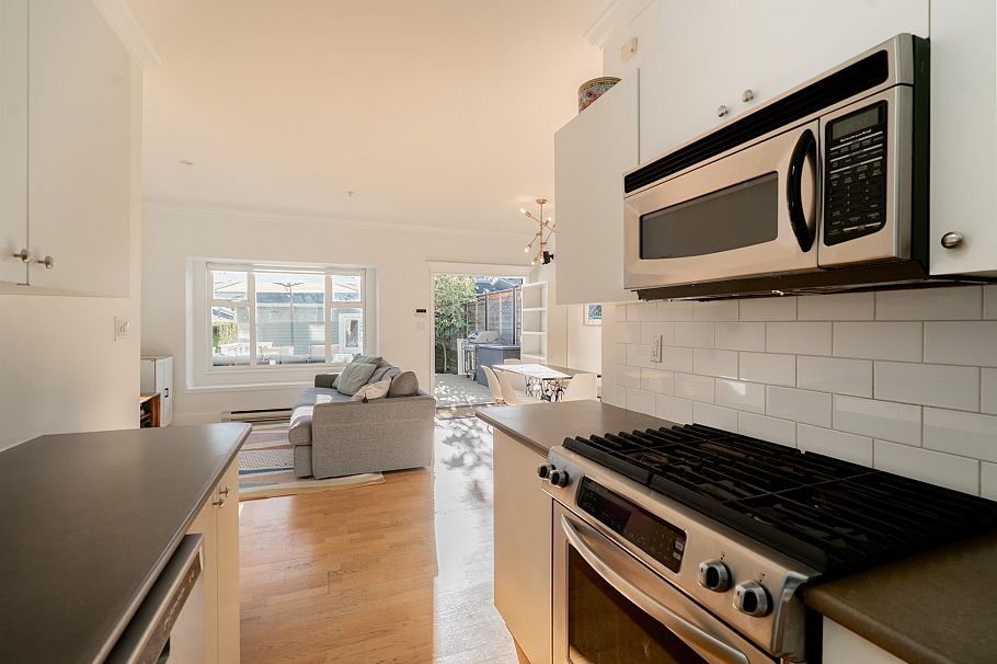 888 Union Street Vancouver, BC - 11