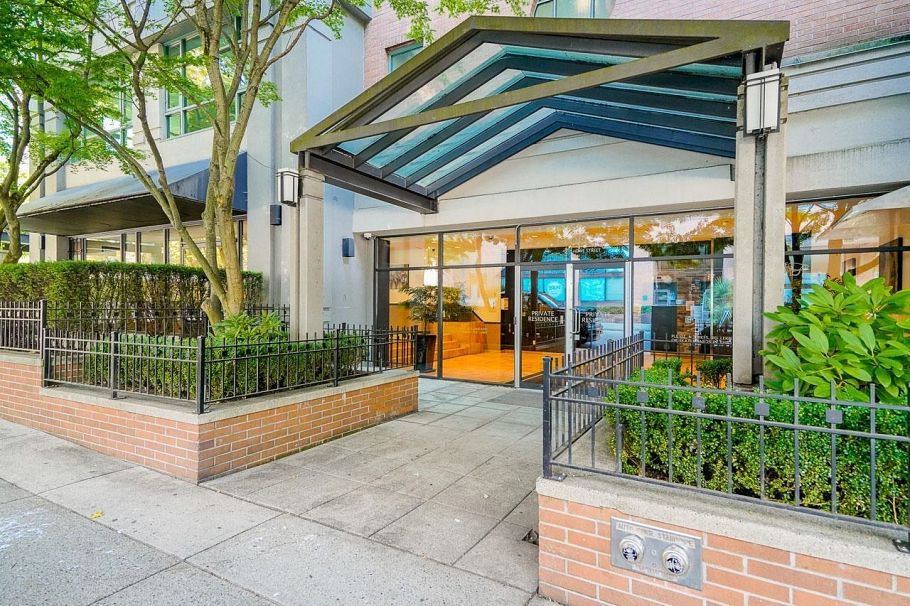 702 1188 Howe Street Vancouver, BC - 25