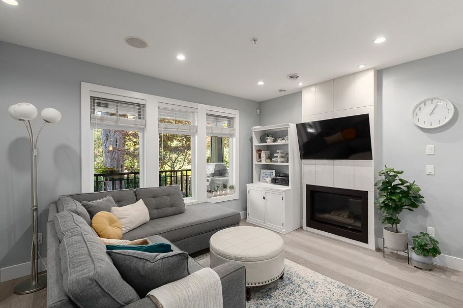 1082 E 10th Avenue Vancouver, BC - 5