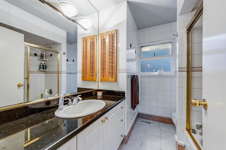 3150 W 26th Avenue Vancouver, BC - 19