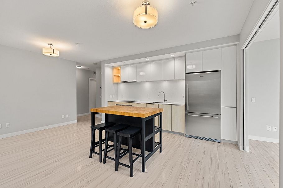 207 111 E 3rd Street North Vancouver, BC - 9