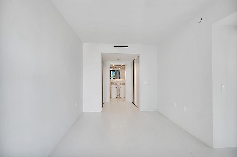 2008 1033 Nelson Street Vancouver, BC - 6