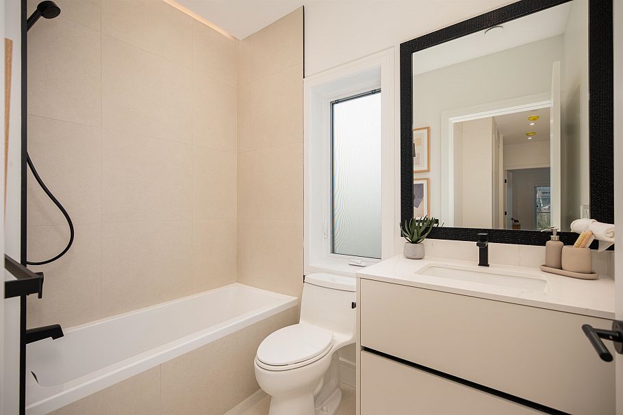 7380 Maple Street Vancouver, BC - 29