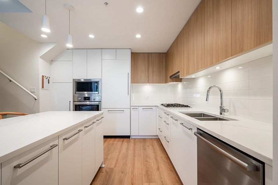 103 2035 Glenaire Drive North Vancouver, BC - 3