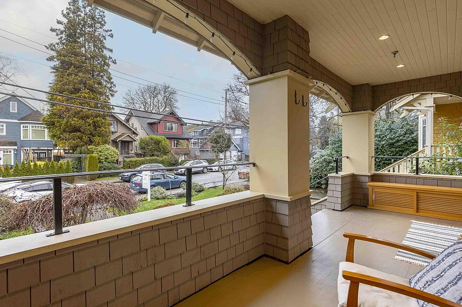 3540 W 5th Avenue Vancouver, BC - 35