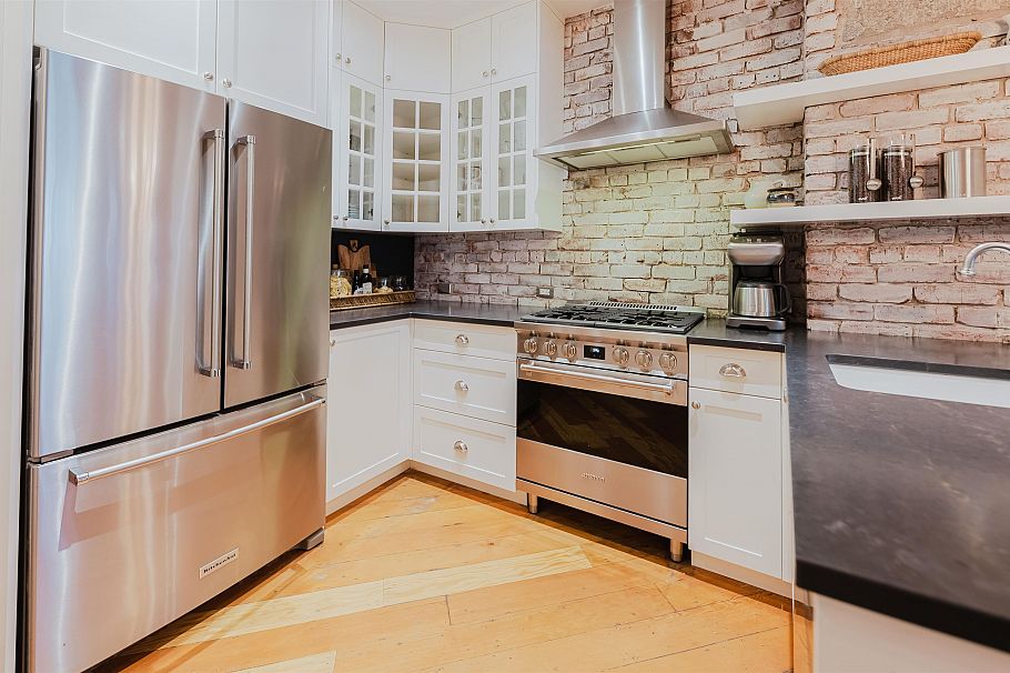 210 1178 Hamilton Street Vancouver, BC - 2