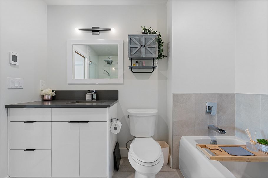 414 332 Lonsdale Avenue North Vancouver, BC - 19