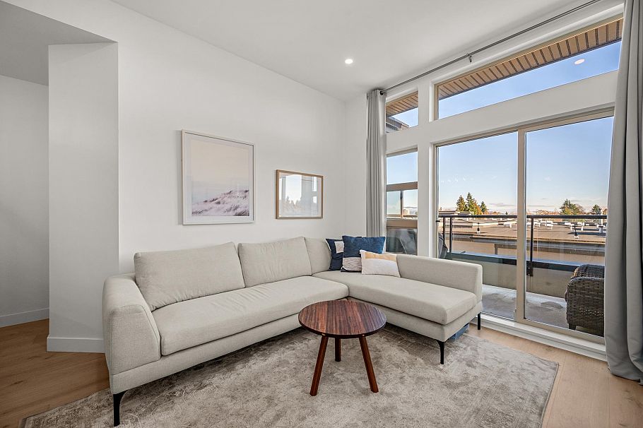 409 4550 Fraser Street Vancouver, BC - 3