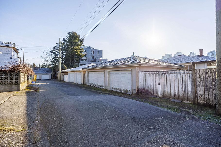 535 W 62nd Avenue Vancouver, BC - 16