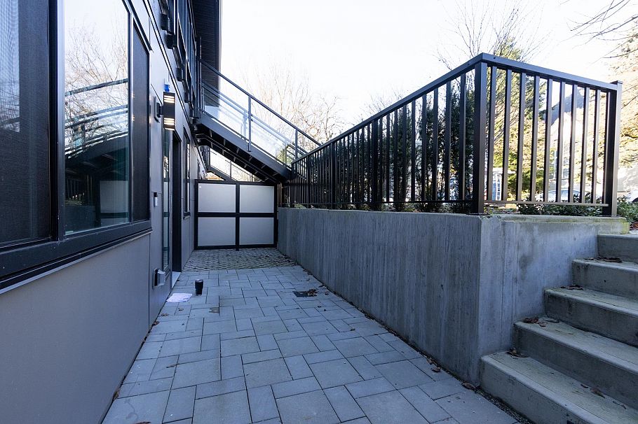 102 2122 E 32 AVENUE, Vancouver BC V5N 3B9 Vancouver, BC - 2