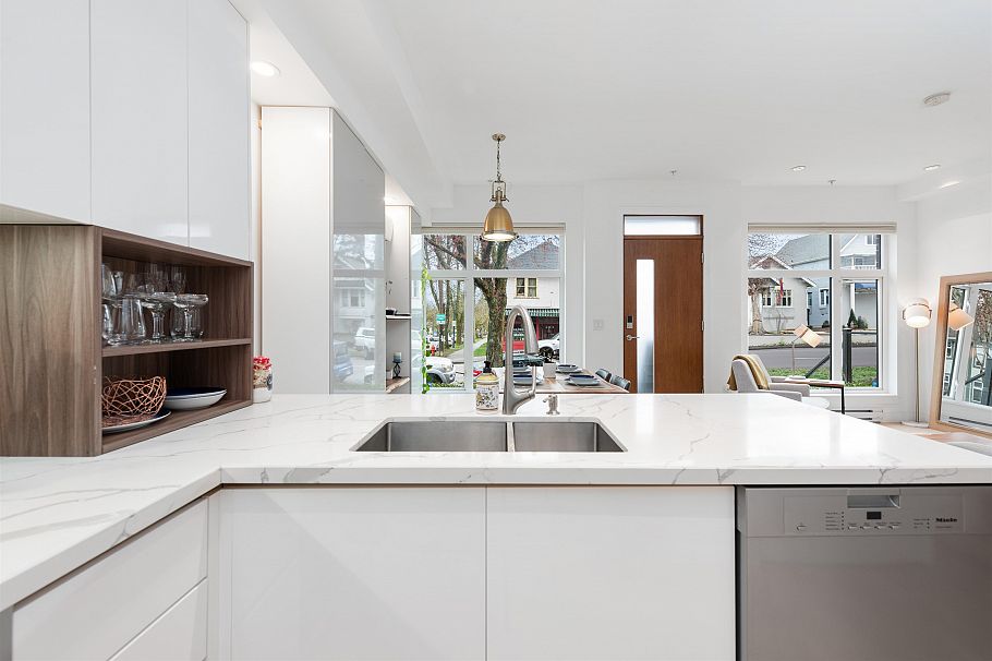 705 Victoria Drive Vancouver, BC - 12