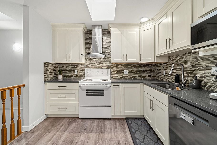 3529 Napier Street Vancouver, BC - 12