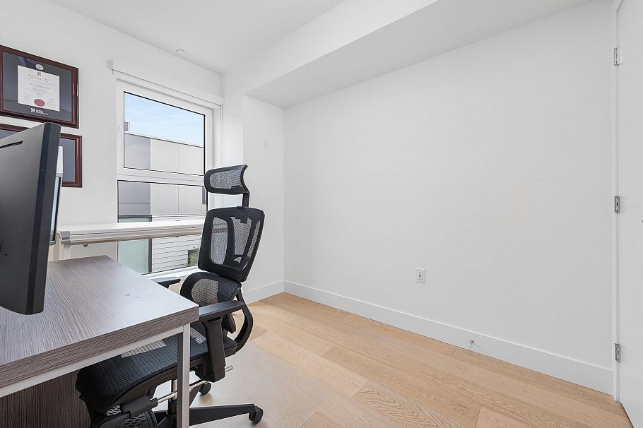 138 W Woodstock Avenue Vancouver, BC - 15