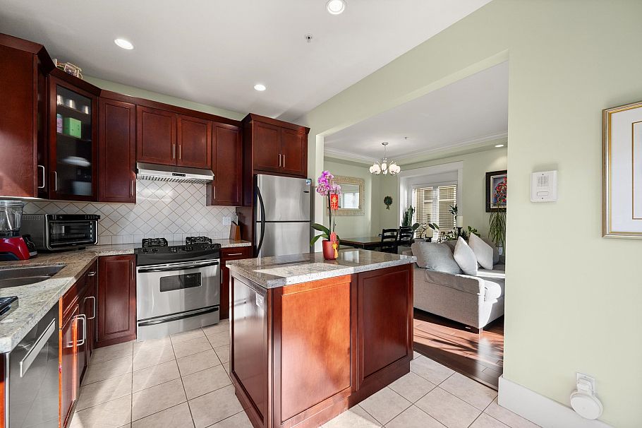 720 W 68th Avenue Vancouver, BC - 12