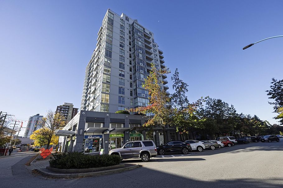 1702 121 W 16th Street North Vancouver, BC - 34