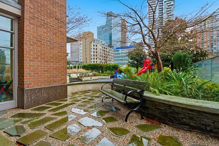 701 535 Smithe Street Vancouver, BC - 23