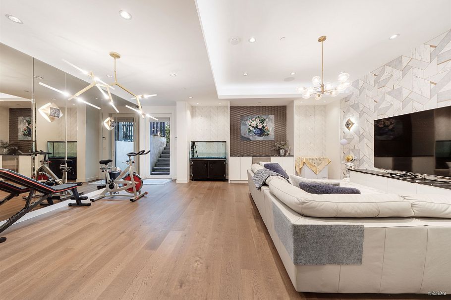 3781 W 24th Avenue Vancouver, BC - 31