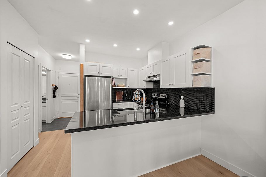 409 4550 Fraser Street Vancouver, BC - 12