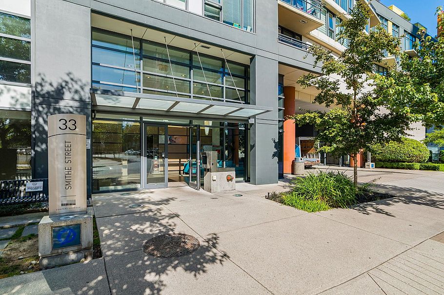 1901 33 Smithe Street Vancouver, BC - 33