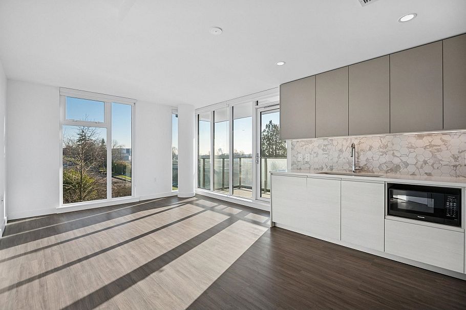 306 8181 Chester Street Vancouver, BC - 4