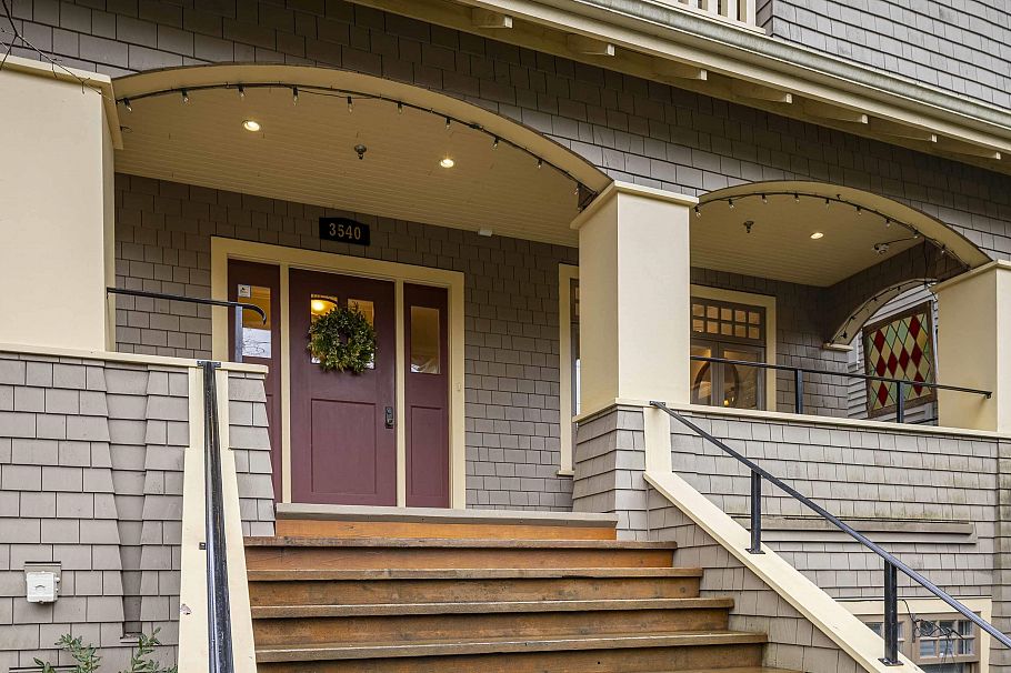 3540 W 5th Avenue Vancouver, BC - 1