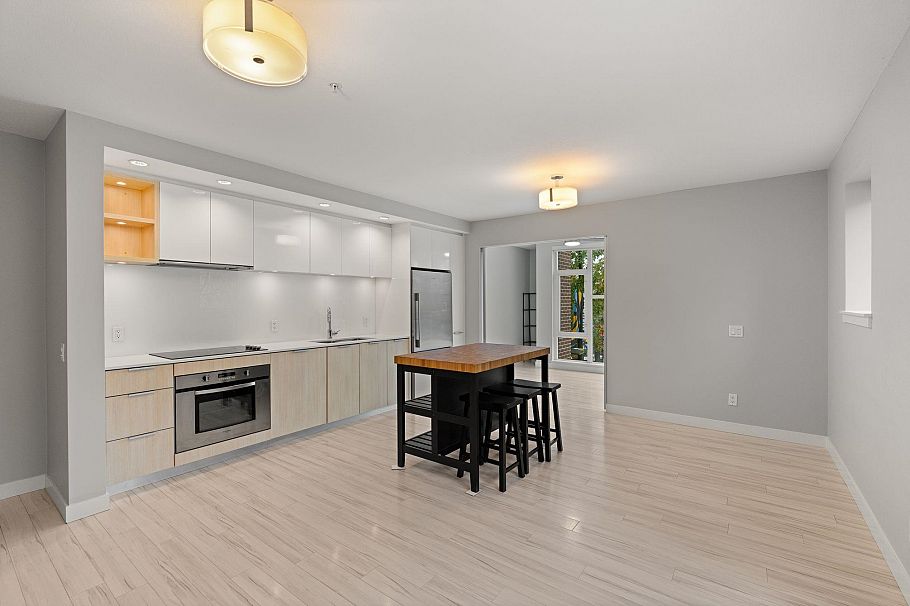 207 111 E 3rd Street North Vancouver, BC - 7