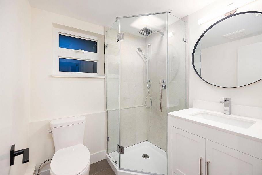 2654 Masefield Road North Vancouver, BC - 30